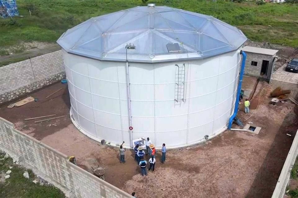 Macrotanque que se construye en el Cerro del Gato, en Tlajomulco, para enviar agua del Siapa por primera vez al Municipio.