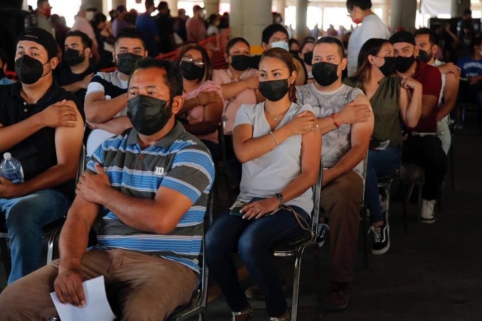 Pese a las largas filas, los ciudadanos consideraron que la vacunación fue ágil.