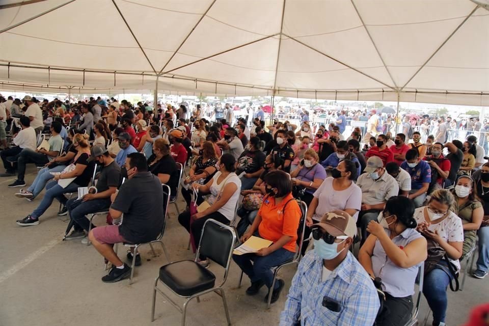 Las autoridades informaron que entre el martes y miércoles se aplicaron 30 mil 496 dosis de AstraZeneca.