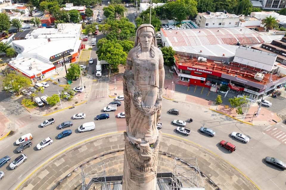 Después de dos meses y medio de trabajos, 'La Patria', escultura creada por el artista Juan Olaguibel (1896-1976), ya fue rehabilitada.