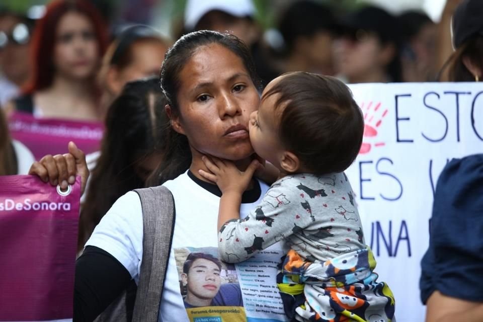 Ayer, familiares de personas desaparecidas y activistas marcharon en el marco del Día Internacional de las Víctimas de Desapariciones Forzadas.