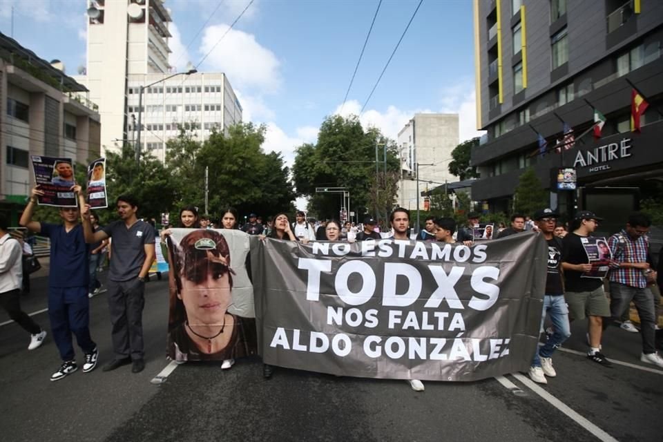 El caso de Aldo González es uno de los que más han resonado en Jalisco, se trata de un estudiante foráneo de CUCS UdeG que desapareció cuando se transporte de Guadalajara a Tepatitlán.