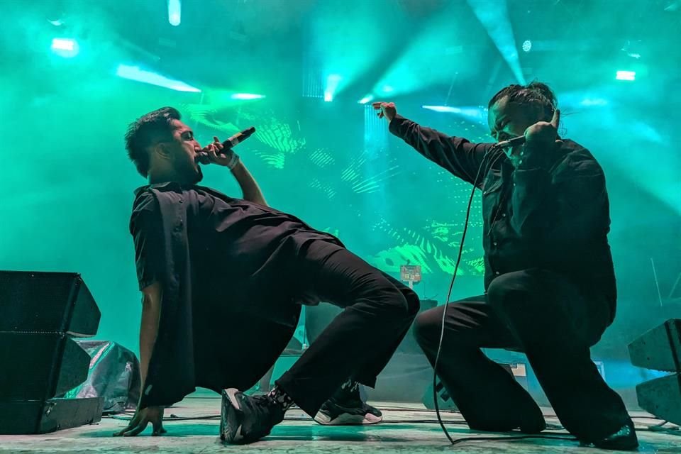 Fieles a su estilo, los integrantes de Sonido Satanás prendieron a la audiencia.