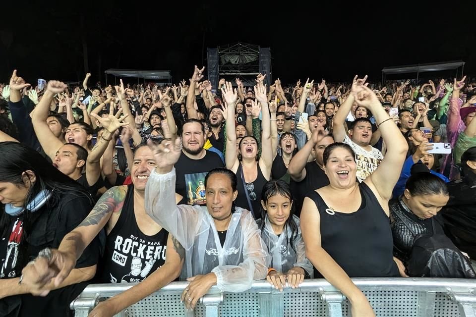 Público de todas las edades disfrutó del festín musical.