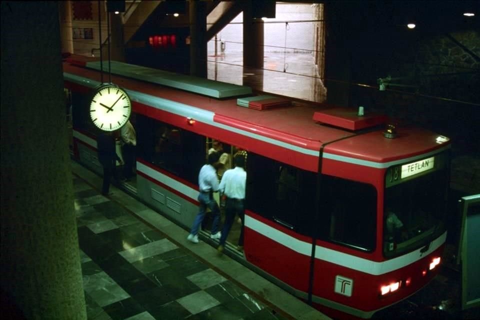 El Tren Ligero ha transportado a más de 2 mil 182 millones de usuarios.