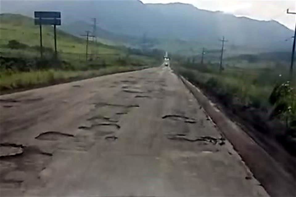 Carreteras como la libre a Vallarta padecen deterioro.