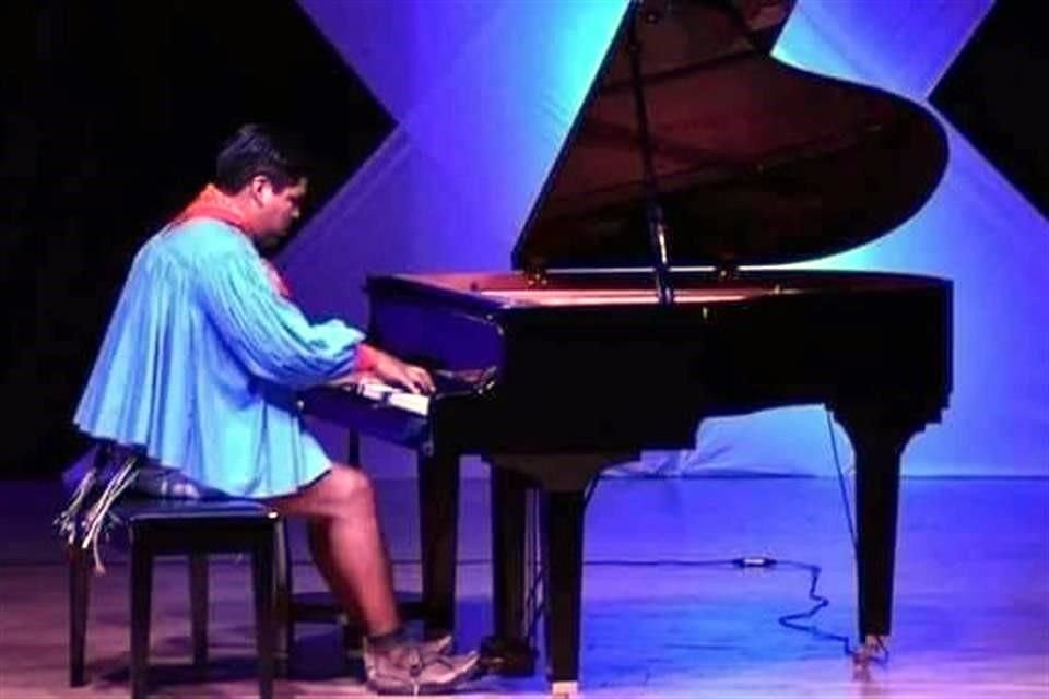 Romeyno Gutiérrez llevará un programa que mezcla música clásica y música tradicional rarámuri al Centro para la Cultura y las Artes de la Ribera.