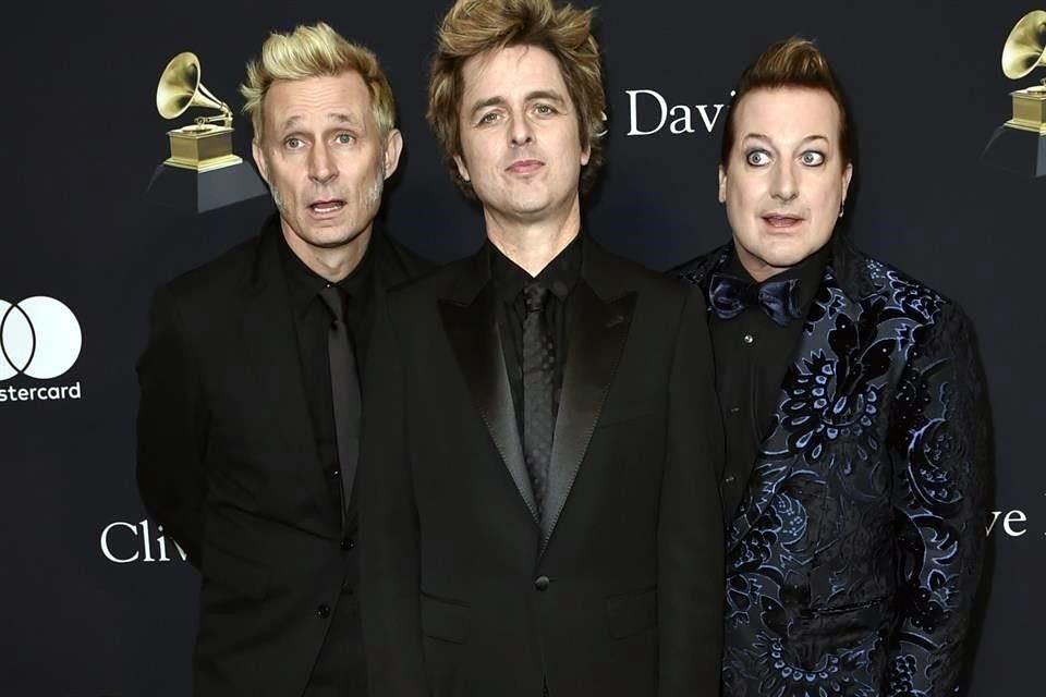 Green Day lanzará próximamente, el 25 de octubre, un enorme box set de aniversario de 'American Idiot', con varias canciones inéditas.