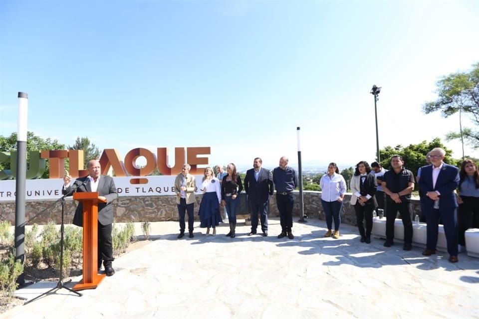Enrique Alfaro, Gobernador de Jalisco en la inauguración de uno de los edificios en el CUTlaquepaque.