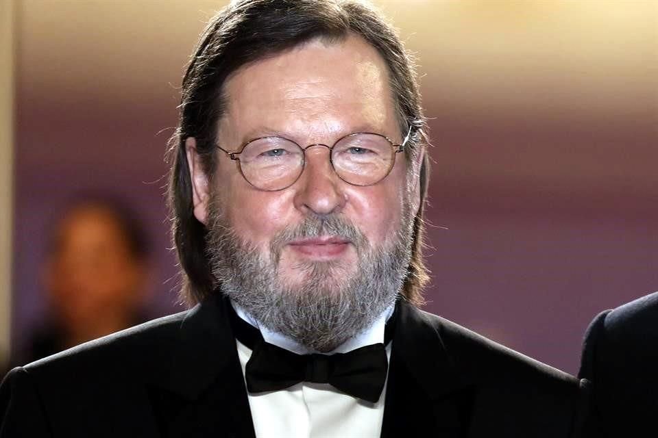 Pese a que padece la enfermedad de Parkinson, el polémico cineasta Lars Von Trier se encuentra trabajando en lo que será su nueva película.