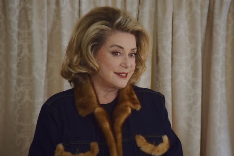 La Esposa del Presidente (Bernadette, 2023), película protagonizada por Catherine Deneuve, es parte del 28 Tour de Cine Francés.