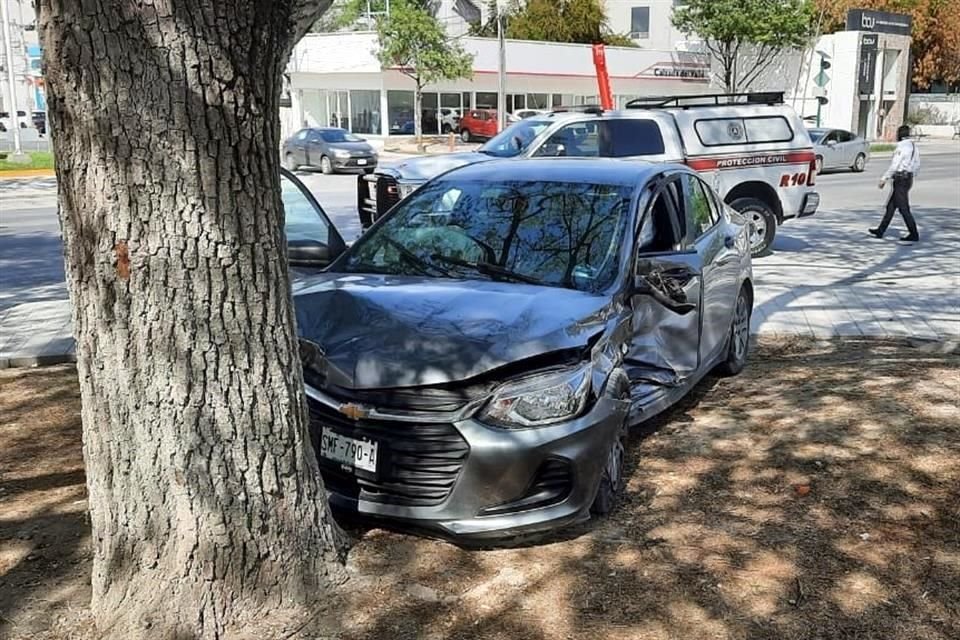 El accidente se registró cerca de las 16:35 horas en el cruce de Calzada del Valle y Río Grijalva, en la Colonia Del Valle.