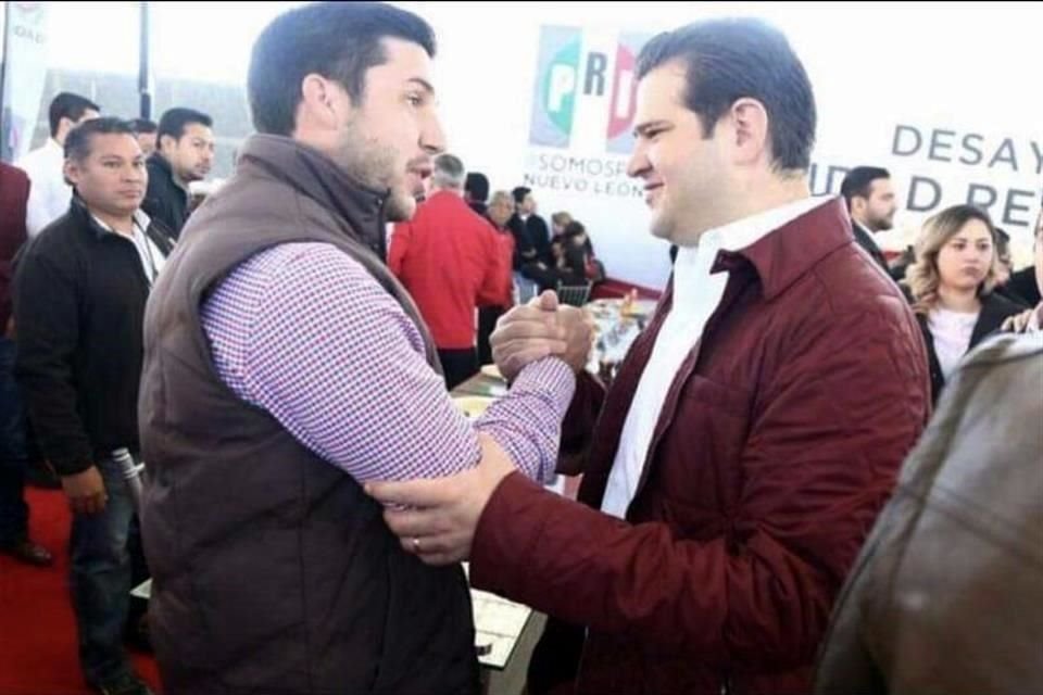 Raúl Cantú de la Garza (izq.) es amigo de Cienfuegos y primo de Lorena de la Garza.