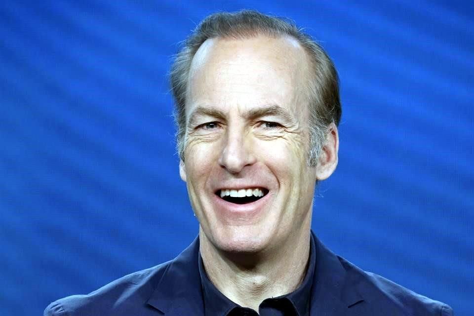 Bob Odenkirk agradeció, en redes sociales, las muestras de cariño, y asegura que se tomara un tiempo para recuperarse del infarto que tuvo durante las grabaciones de 'Better Call Saul'.