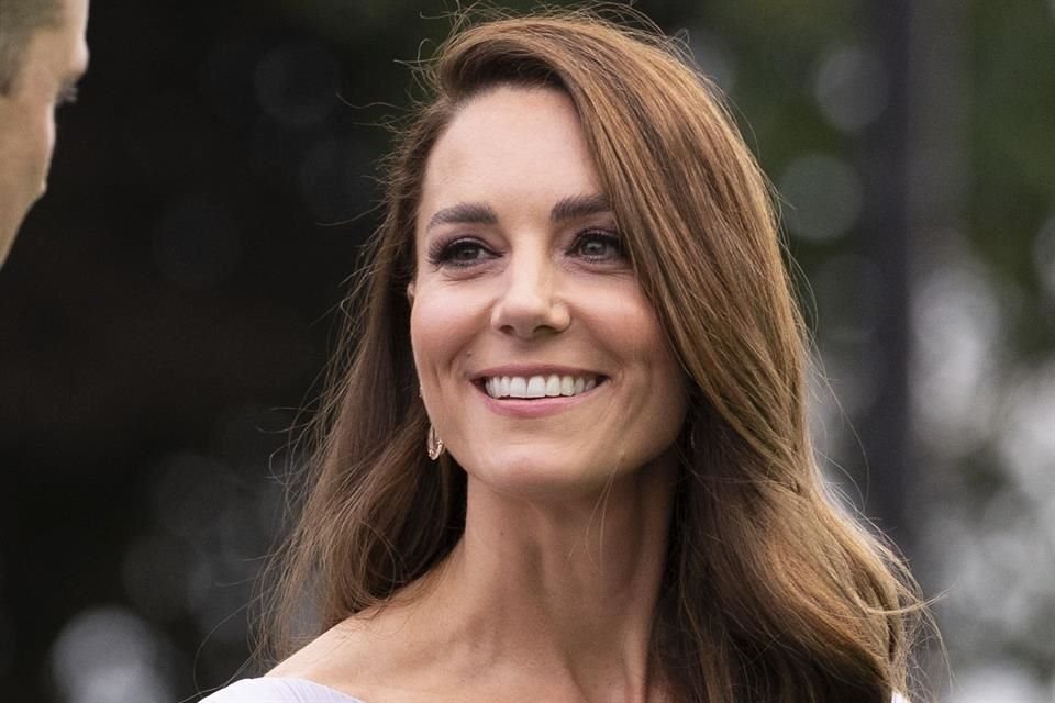 La Princesa Kate Middleton regresó oficialmente a sus labores reales, después de anunciar el fin de su tratamiento contra el cáncer.