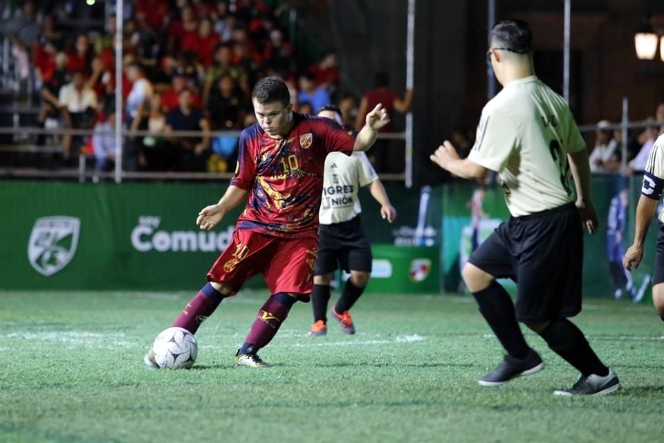 Santiago 'Chicharito' Encarnación Cruz fue la figura de la jornada inaugural.