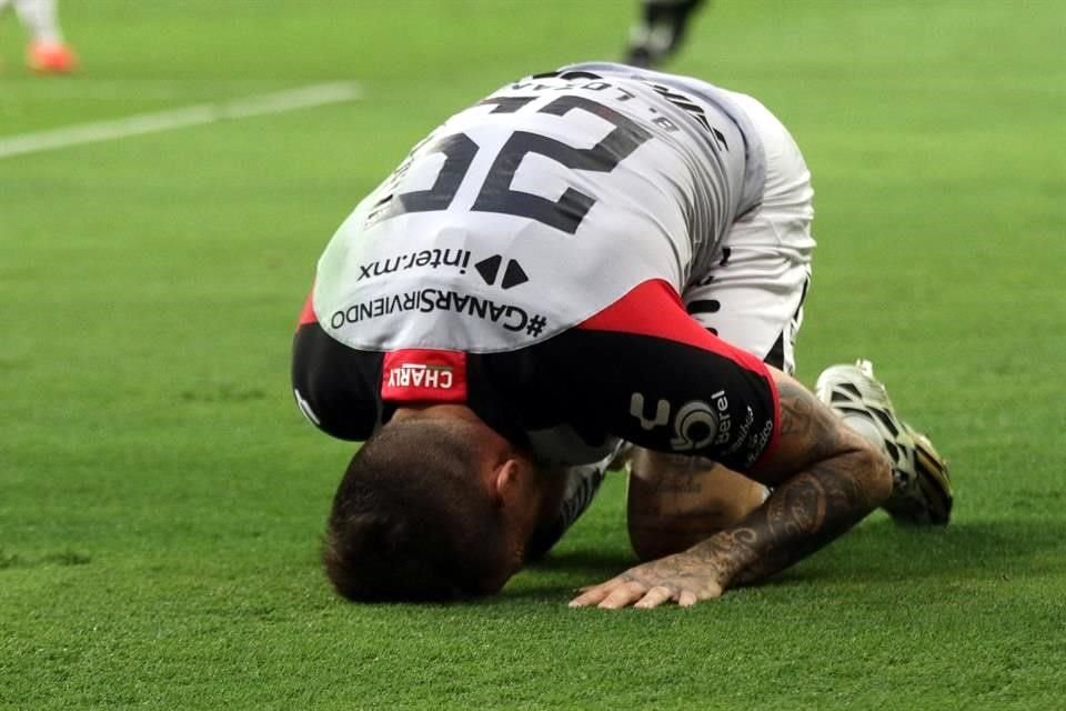 El 'Huevo' Lozano volvió a ser operado de la rodilla derecha.