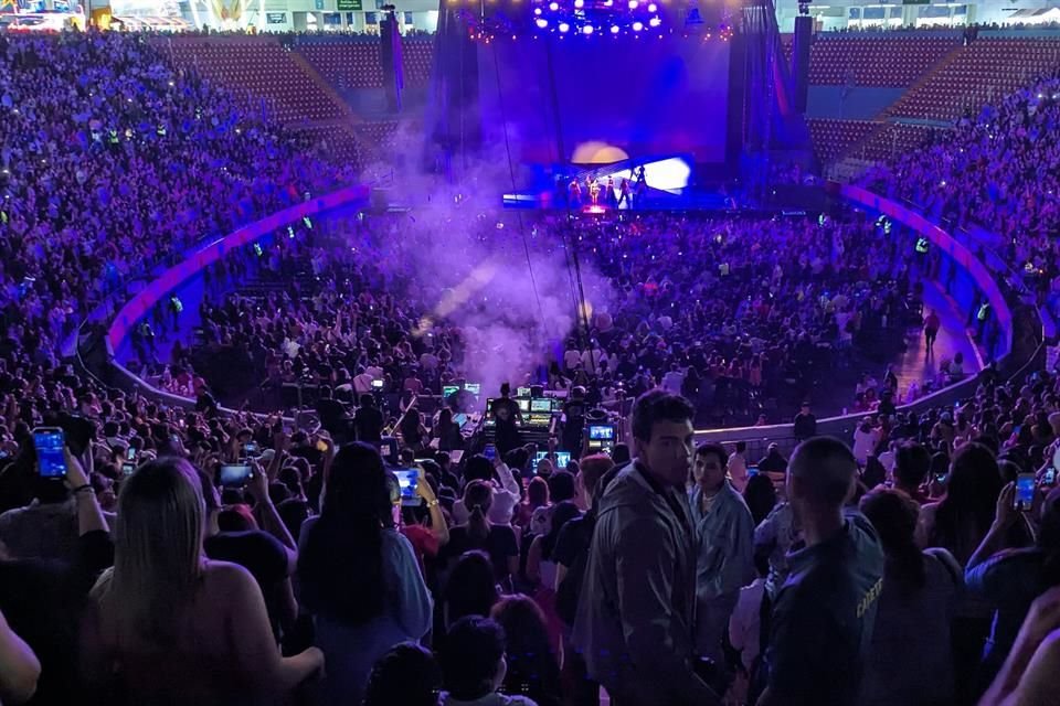 Los precios del ruedo del Auditorio Benito Juárez, para los shows durante las Fiestas de Octubre de 2024  los precios oscilan entre los 200 y 2 mil pesos.