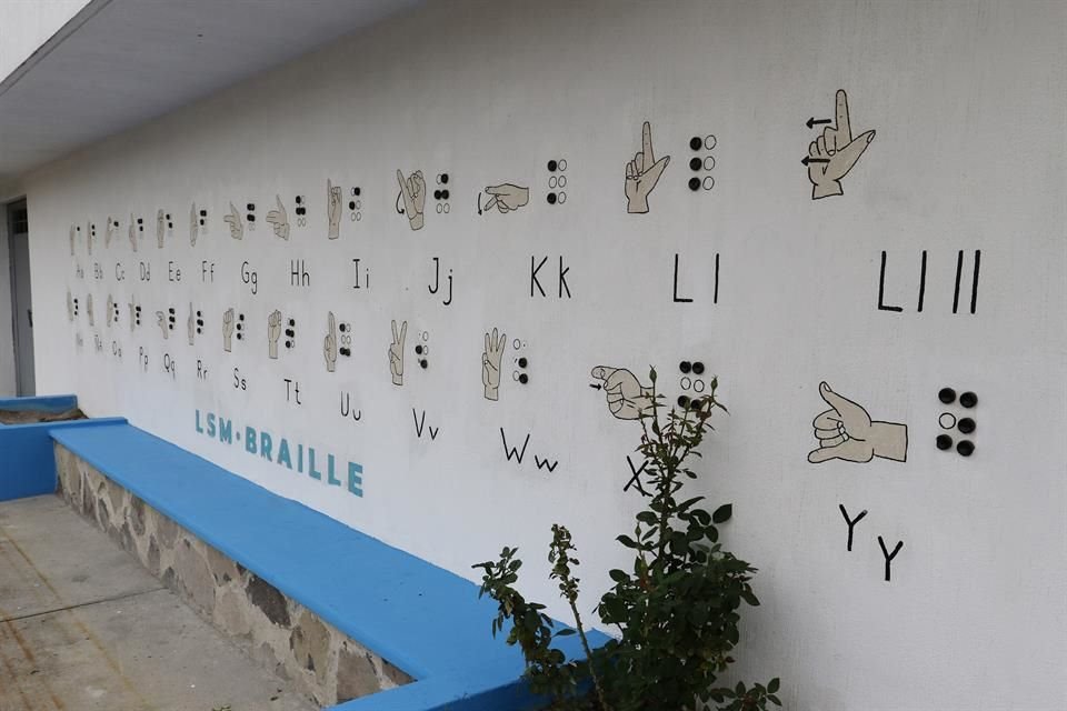 Rehabilitación de la unidad deportiva de Lomas del Country.