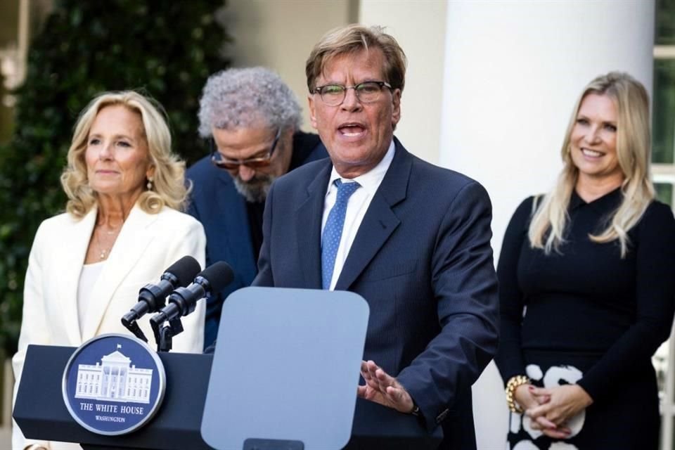 En medio de la celebración del 25 aniversario de la serie 'The West Wing', su creador, el escritor Aaron Sorkin, dijo que quiere revivir el show.