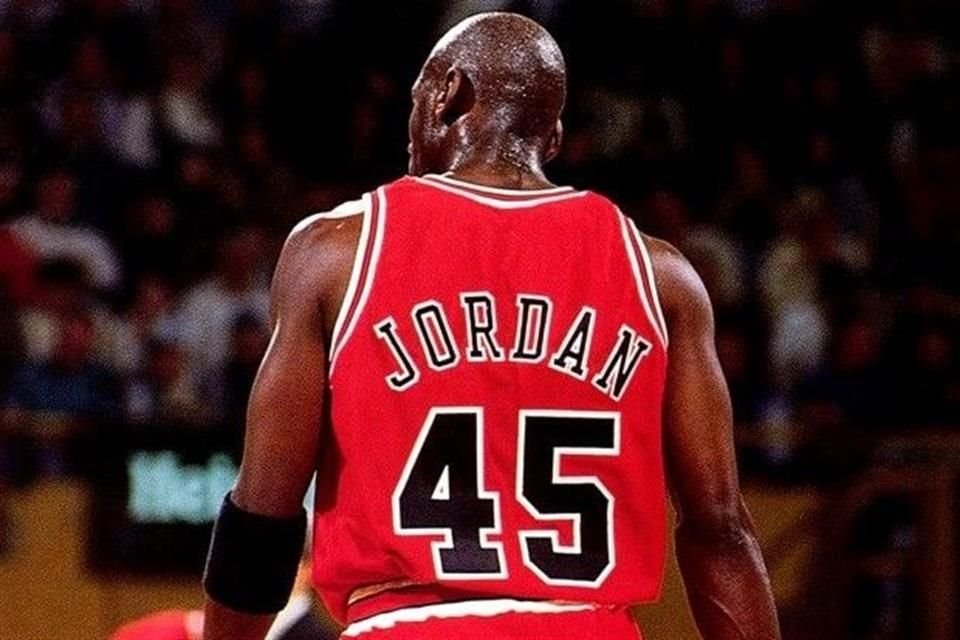 Tras su regreso a la NBA con los Bulls, Jordan utilizó el número 45 en vez del 23.