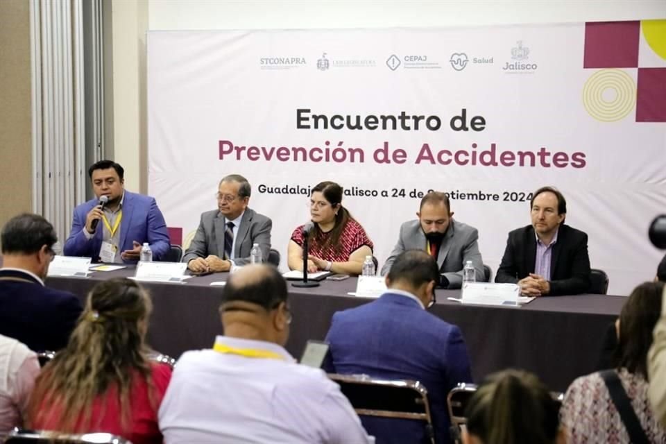 Encuentro de Prevención de Accidentes, organizado por  Hortensia Noroña en el Congreso de Jalisco.