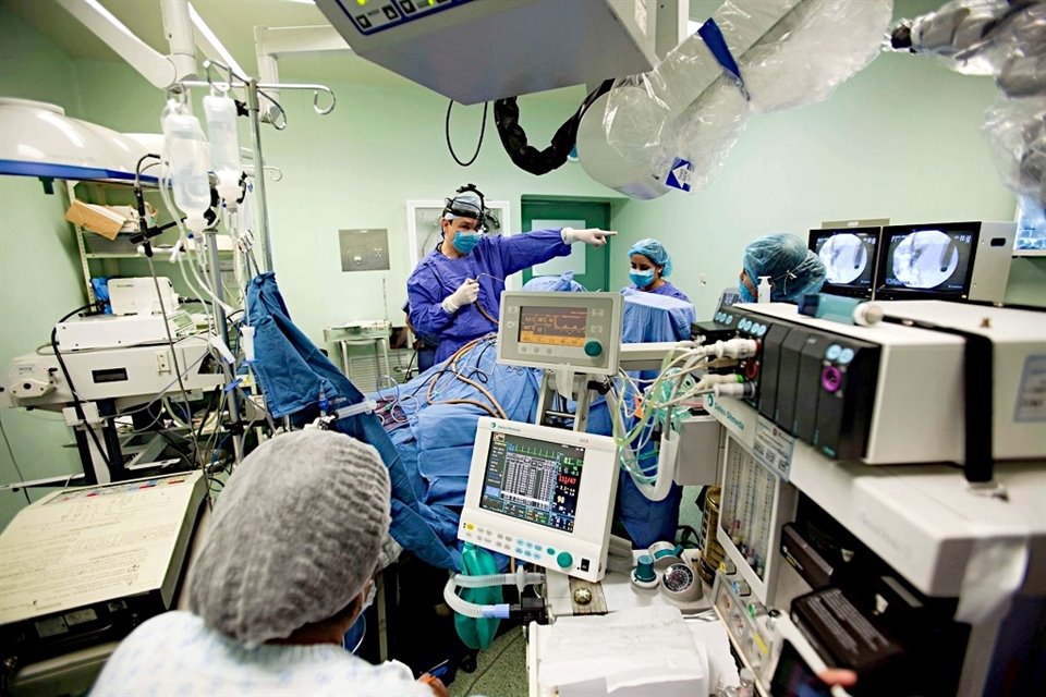  Casi en la mayoría de los casos de cáncer de tiroides se propone la cirugía.