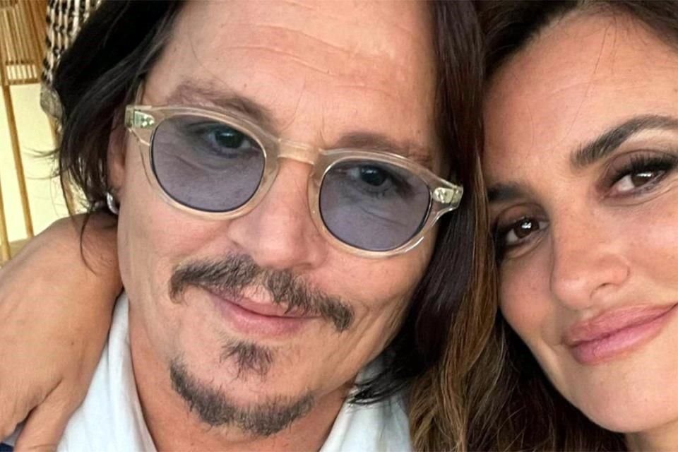 Las estrellas de 'Piratas del Caribe', Johnny Depp y Penélope Cruz, tuvieron una amistosa reunión en el marco del Festival de San Sebastián.