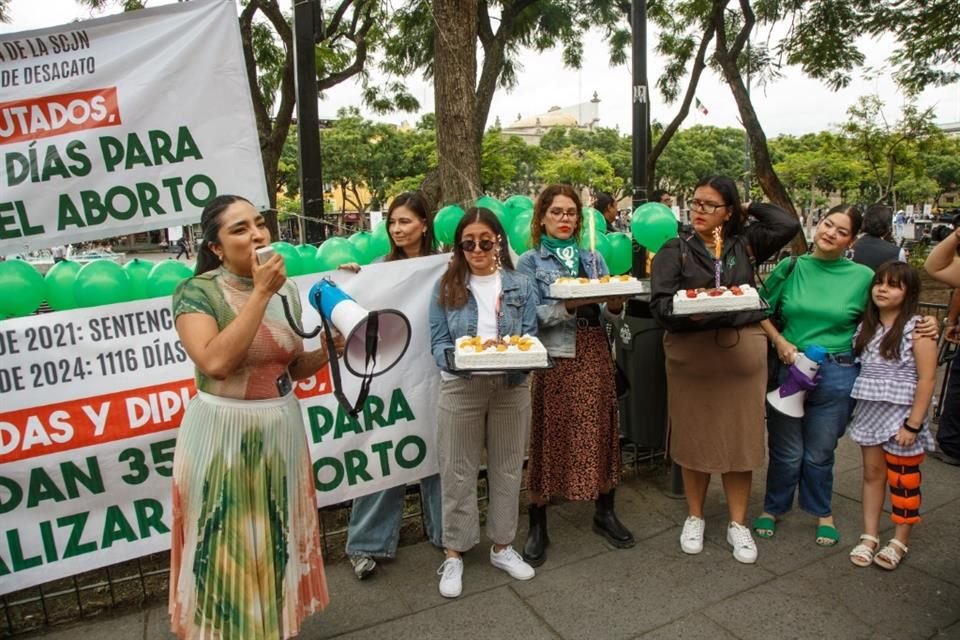 La concentración para exigir al Congreso de Jalisco que cumplan con orden del STJN en materia de despenalización del aborto, se hizo en forma de mofa.