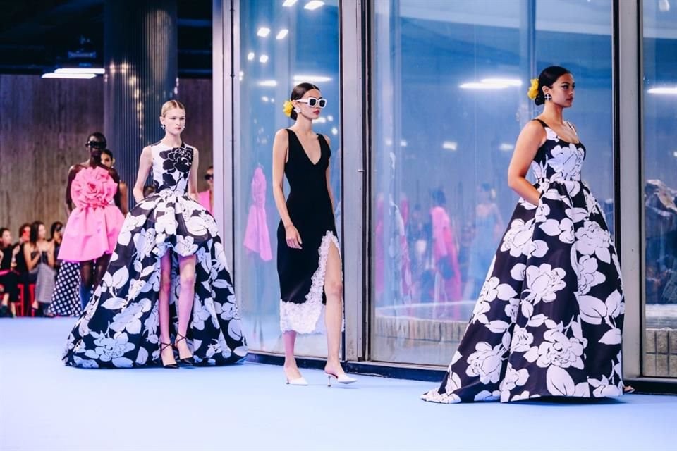 El desfile de Wes Gordon para Carolina Herrera es un homenaje a los códigos de la diseñadora venezolana.