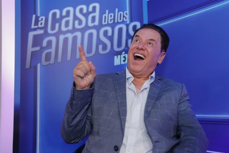 Mario Bezares.