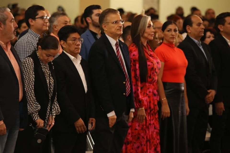 Entre los invitados a la toma de protesta de Laura Imelda Pérez estuvieron el ex Rector de la UdeG, Tonatiuh Bravo Padilla y la ex Alcaldesa de Tlaquepaque María Elena Limón.