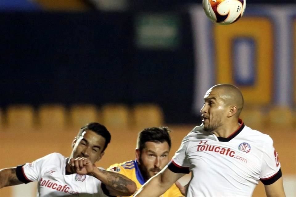 Jorge Torres Nilo ya ha enfrentado a Tigres con el jersey de Toluca.