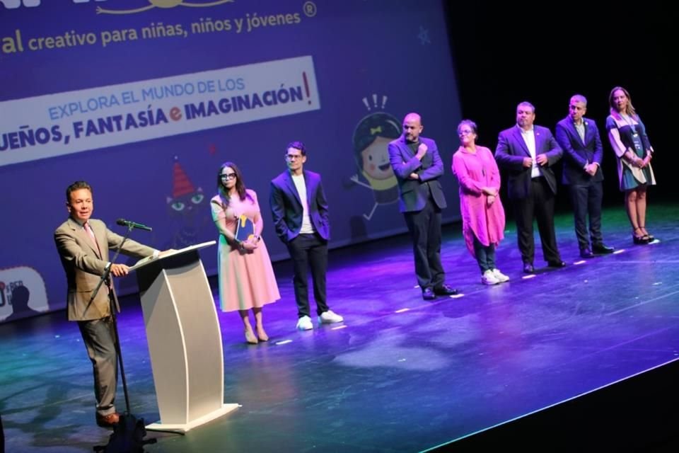 Pablo Lemus en la inauguración de Papirolas.