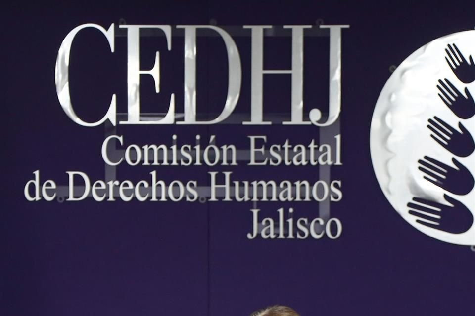 Informe de CEDHJ revela que policías de Comisarías de la ZMG violan derechos humanos de personas; GDL es municipio con mayor quejas.