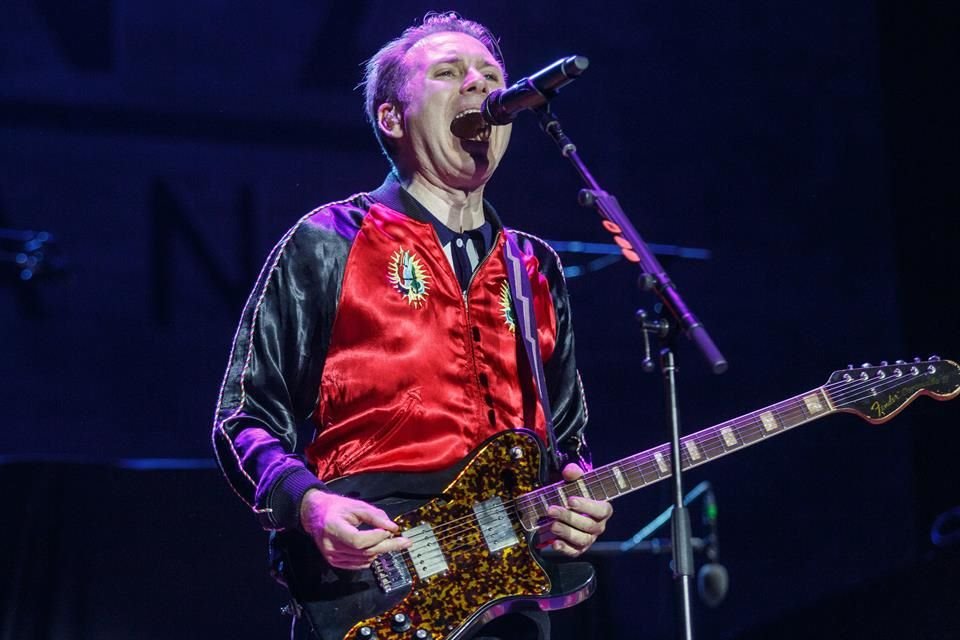 Franz Ferdinand ofreció un show enérgico en el Estadio Tres de Marzo, al abrir para The Killers en la primera fecha de su tour en México.
