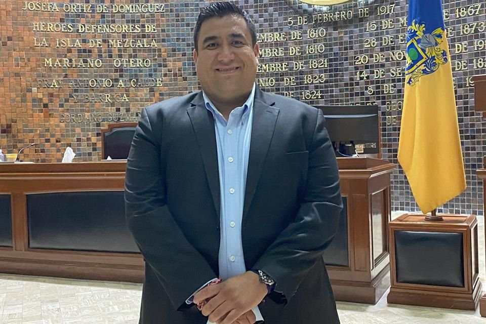 Todo estaba listo para designar al emecista Eduardo Fabián Martínez Lomelí como nuevo secretario general del Congreso de Jalisco, en sustitución de Tomás Figueroa.