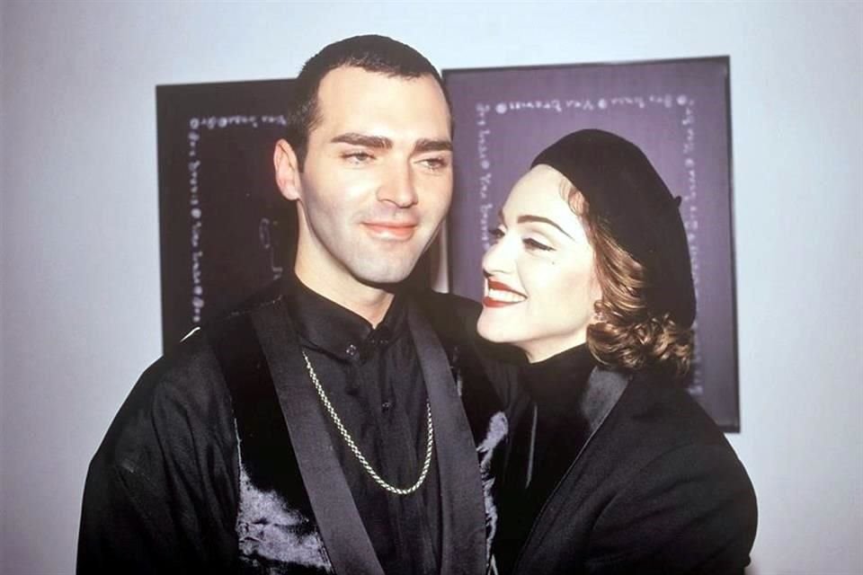 Christopher Ciccone, hermano menor de la cantante Madonna, y quien trabajó como su asistente y vestuarista, falleció a los 63 años.