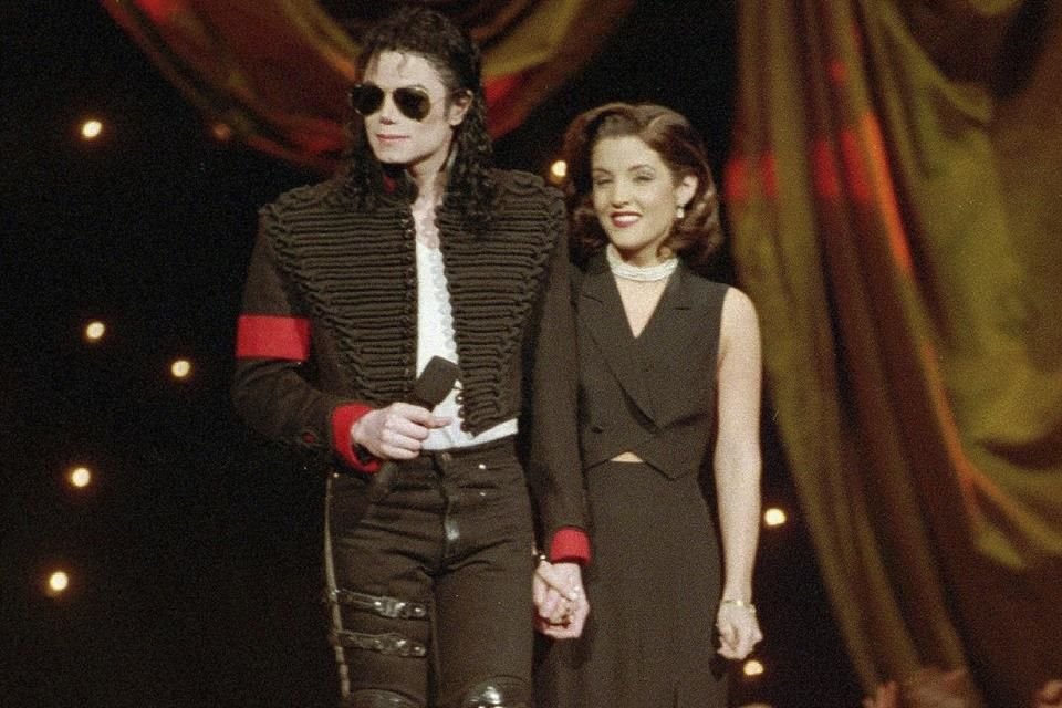 Lisa Marie Presley compartió que Michael Jackson le confesó que aún era virgen cuando se conocieron.