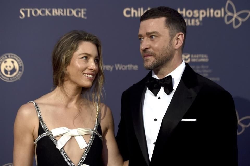 La lesión de Timberlake se produce días después de que él y su esposa, Jessica Biel, celebraran su aniversario de bodas número 12 durante un concierto en Montreal.