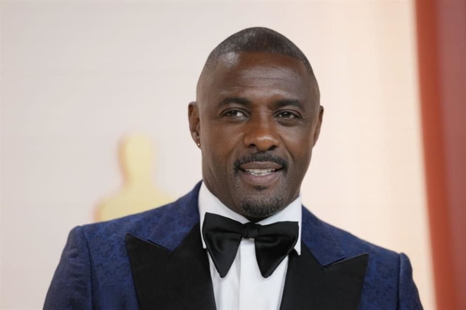 El actor Idris Elba hizo un llamado a apoyar y promover la industria cinematográfica africana durante la Cumbre de Cine Africano en Ghana.