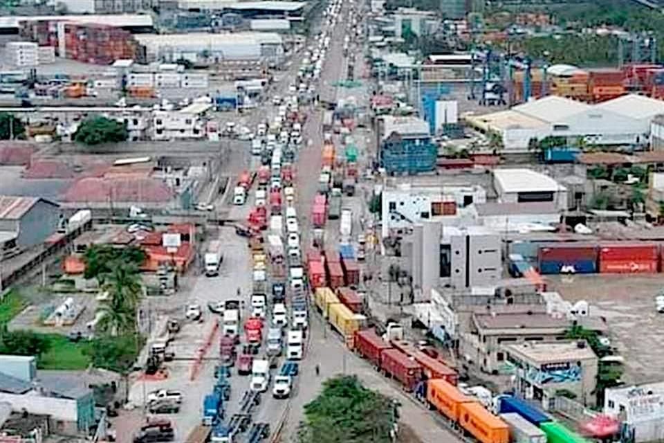 En 2024, los puertos mexicanos trasladaron 2 millones 291 mil 894 vehículos nuevos.