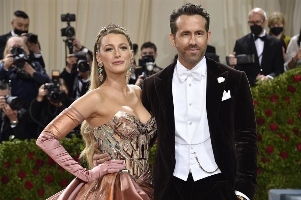 Blake Lively y Ryan Reynolds donaron un millón de dólares para ayudar a víctimas de los huracanes Helene y Milton.