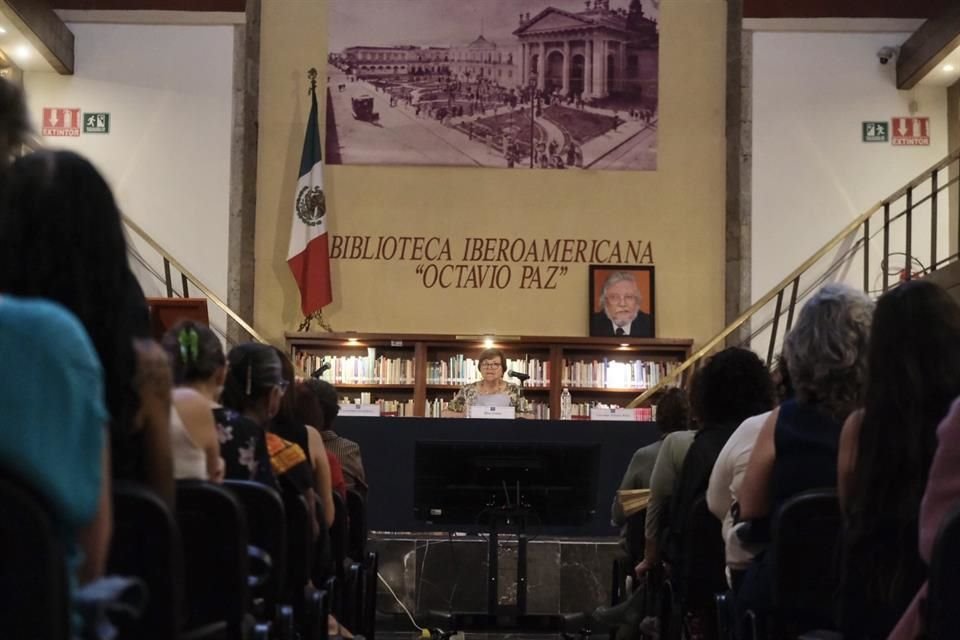 Para promover la literatura escrita por mujeres el coloquio abrirá sus puertas en la Biblioteca Iberoamericana al público lector.