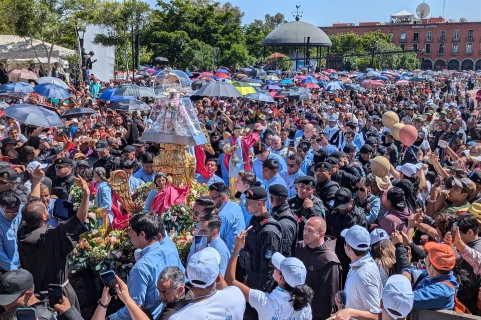 'La Generala', durante su arribo a la Basílica de Zapopan.