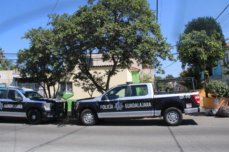 Un hombre intentó robar un negocio en un domicilio de la Colonia San Rafael, pero lo que se llevó fue un golpe de un vecino del lugar. El sujeto escapó.