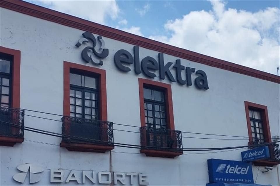 Grupo Elektra dijo que anoche le notificaron que la CNBV ordenó a la BMV levantar la suspensión sobre la cotización de sus acciones.