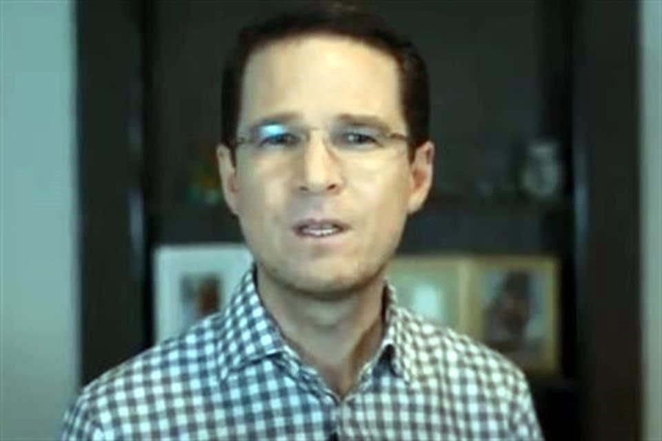 Ricardo Anaya dijo que la mayoría 'tiraron de a loco' a AMLO con consulta popular de ayer, que, aseguró, fue un completo fracaso.