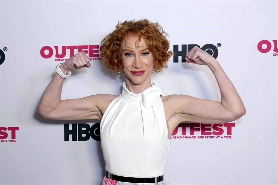 La comediante estadounidense Kathy Griffin reveló que tiene cáncer de pulmón en fase uno y será sometida a cirugía.