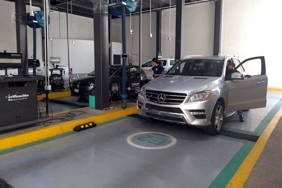En el primer día de la obligatoriedad del programa de verificación no se registraron grandes filas en los verificentros habilitados.
